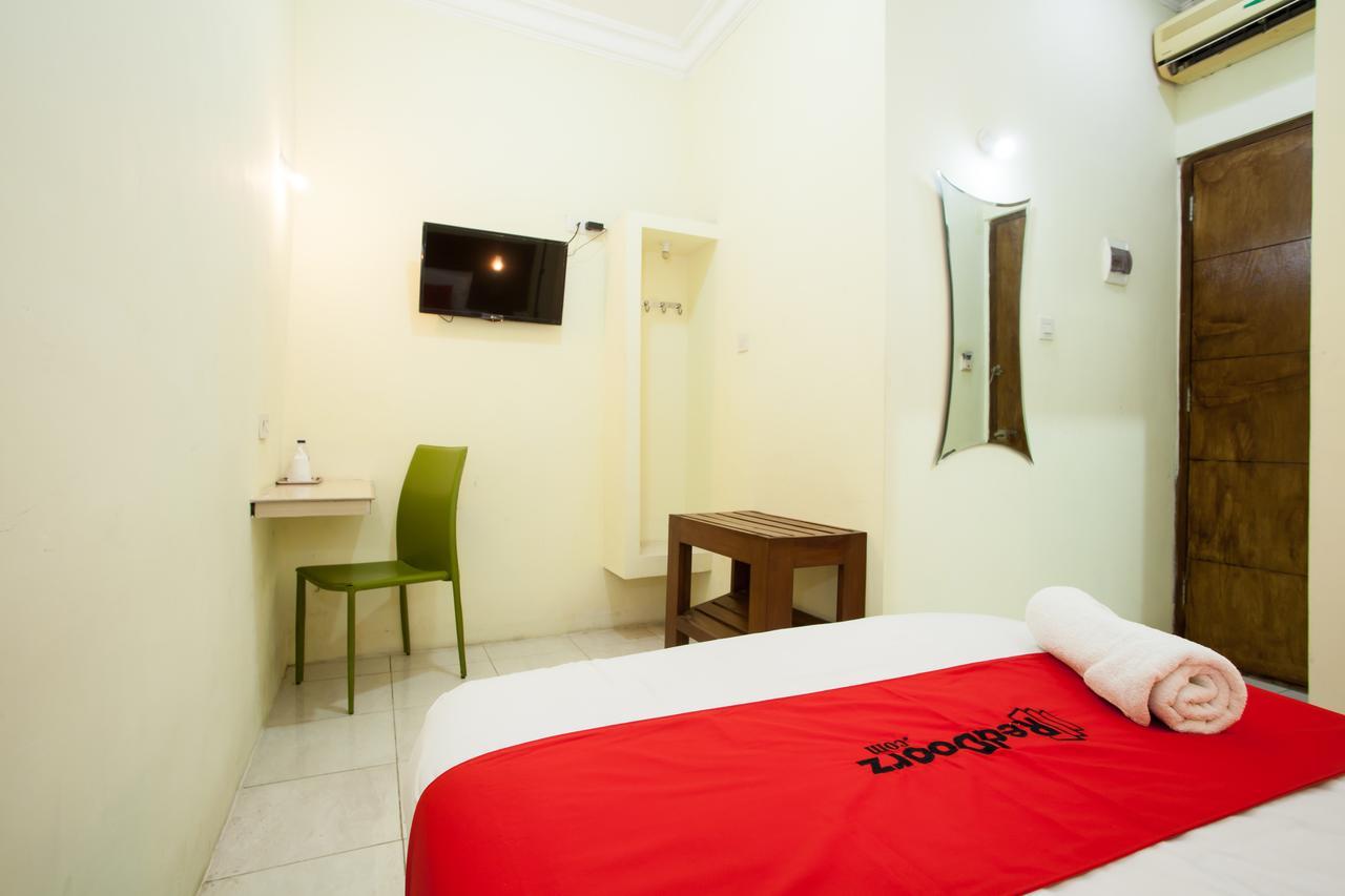 Reddoorz Near Marvel City Mall Wonotjolo エクステリア 写真
