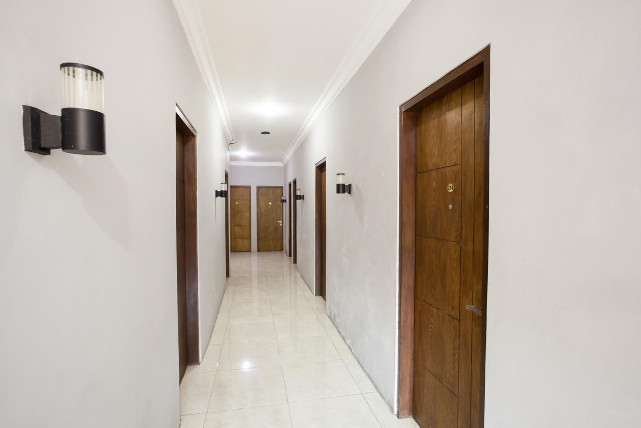 Reddoorz Near Marvel City Mall Wonotjolo エクステリア 写真